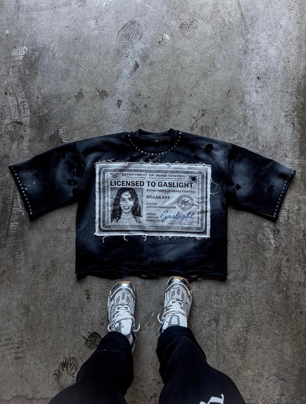 License graphic tee