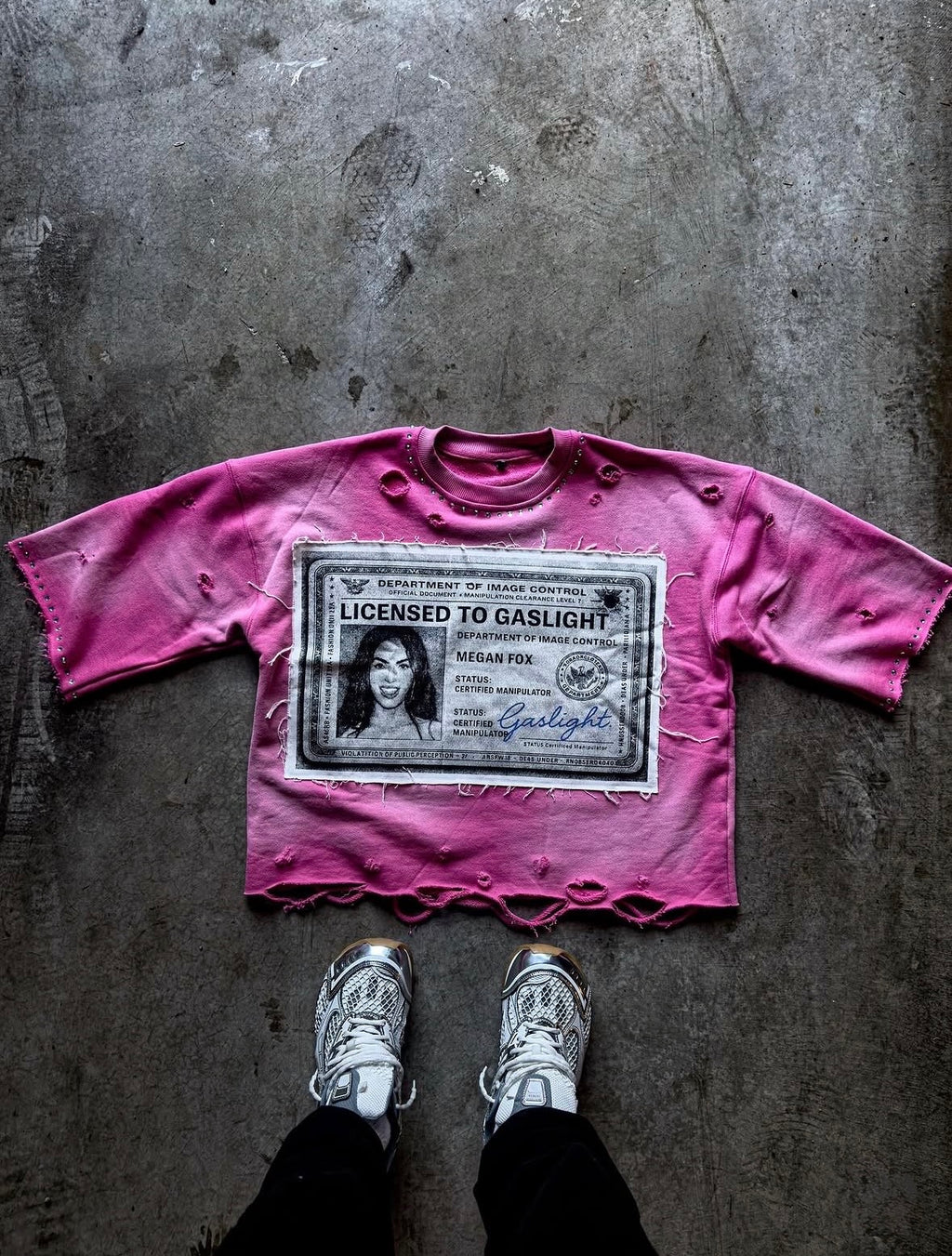 License graphic tee